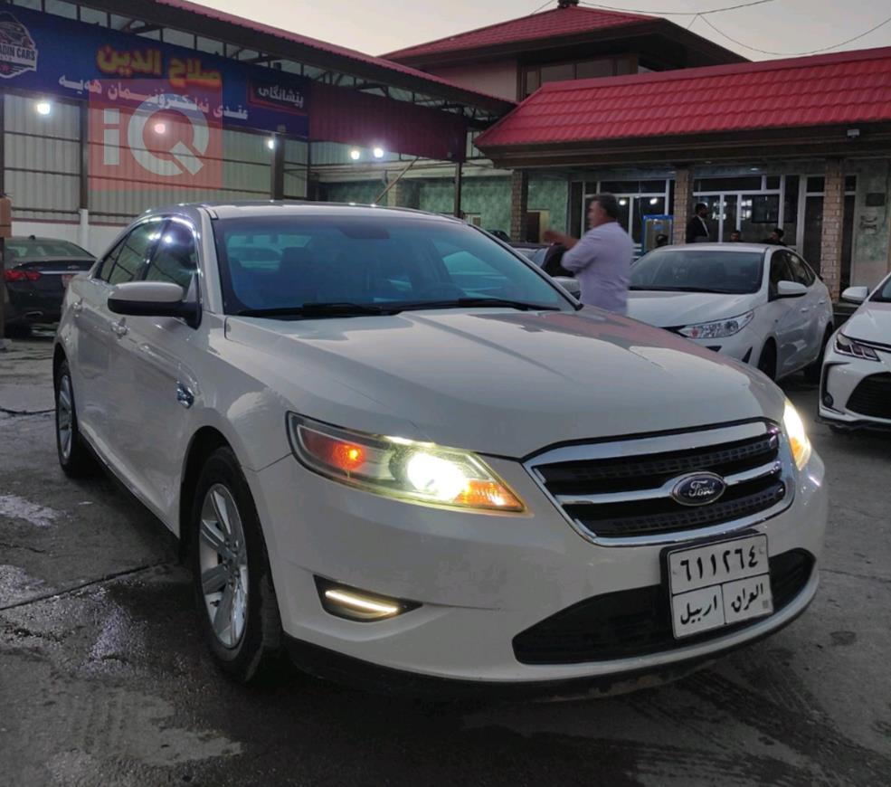 Ford Taurus